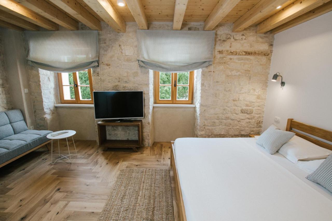 Franka Hotel Trogir Bagian luar foto