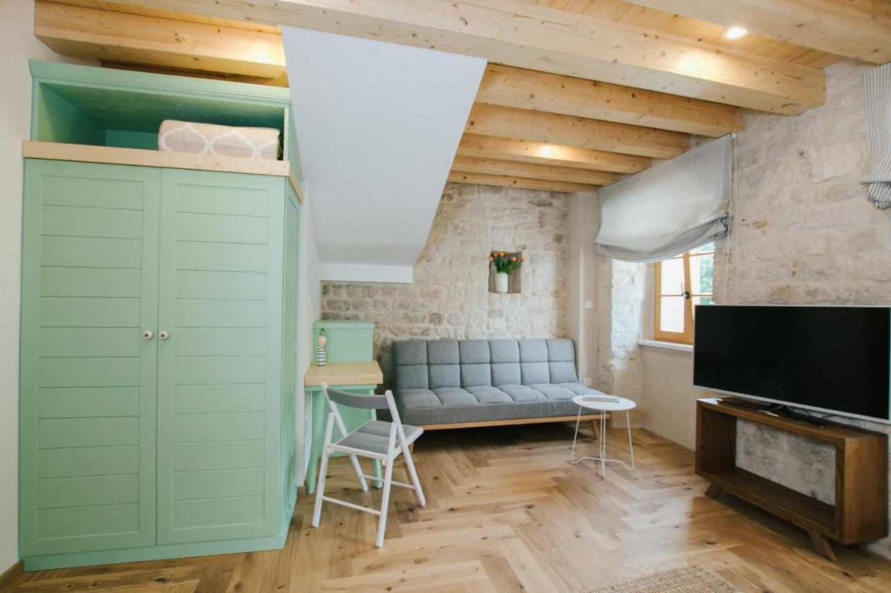 Franka Hotel Trogir Bagian luar foto